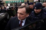 Vyrazne zatknutie v Polsku byvaly minister spravodlivosti celi obvineniam zo zneuzitia 150 milionov zlotych