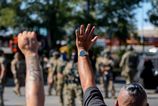 Byvaleho moderatora CNN zadrzali v susvislosti s protestami v Minneapolise