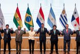Zasadne spomalenie obchodnej dohody s Juznou Amerikou poslanci EU ziadaju sudne posudenie a hrozi neistota
