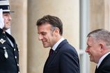 Macron pozaduje zakaz kandidovat pre vinnikov z antisemitizmu a rasizmu vo Francuzsku