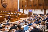 Poslanci ukoncili stredajsie rokovanie diskusiou o vyrocnej sprave Slovenskej republiky