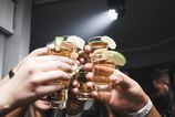 Ako rozpozna zvislos od alkoholu signal y ktor by ste nemali prehliadnu