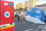 Drama na kosickom nebi Po zrazke dvoch balonov musel jeden nudzovo pristat pri nakupnom centre