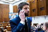 Mimovladka matky Simecky platila telefon sefa PS Syn si stazuje na spravodajske hry