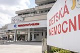 Na Slovensku sa narodili siamske dvojicky dievcat su zrasten v oblasti panvy