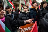 Viktor Orban priznava tazku porazku Fideszu no odmieta sa vzdat