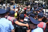 Albansko zachvatili protesty proti hotelu spajanemu s rodinou Trump Policia zadrzala viacerich demonstrantov