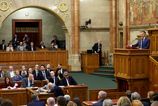 Madarsky parlament rusi Uradu na ochranu suverenity Magyar plni predvolebny slub a oznacuje urad za nastroj autokracie