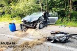 Nakladniak na prepravu dreva na juhu SR zrejme zlyhal na brzdach a zrazil osobne auto v protismere