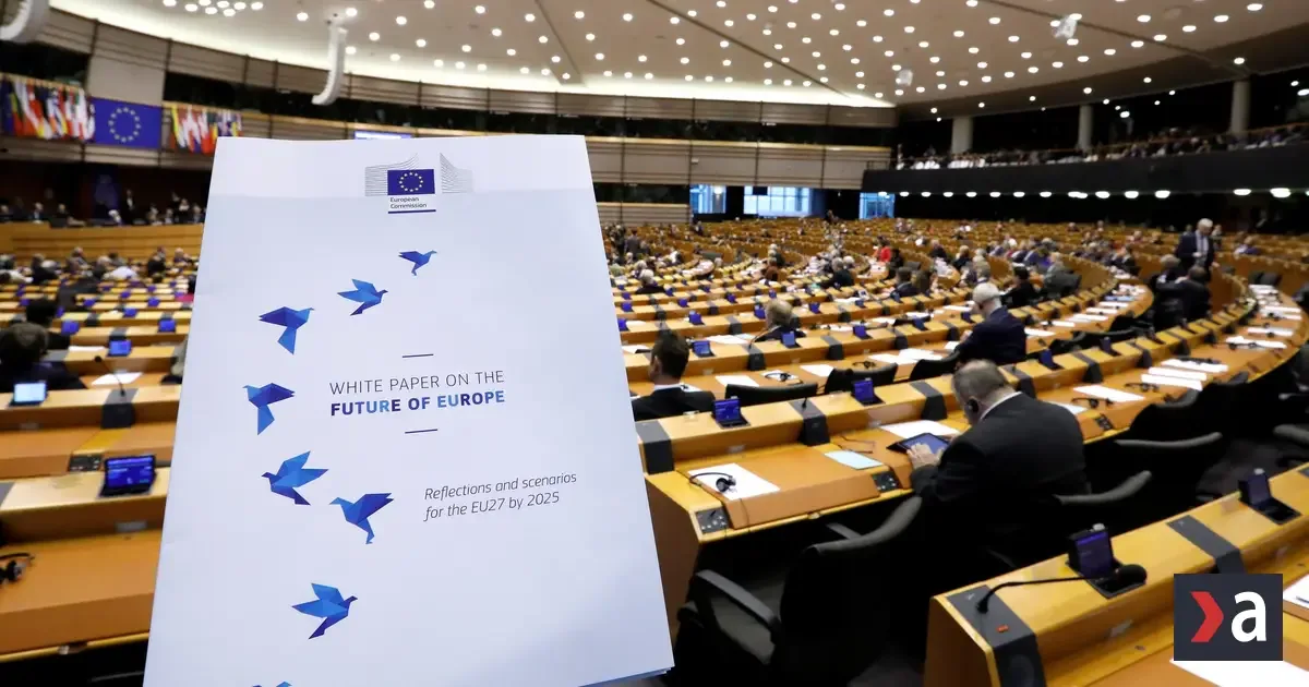 EÚ chystá štít proti dezinformáciám. Europarlament označil Rusko za hlavnú hrozbu