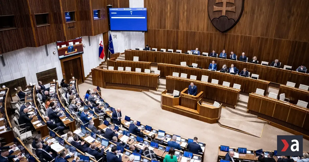 Národná rada začala prvú schôdzu po lete, na programe je 295 bodov