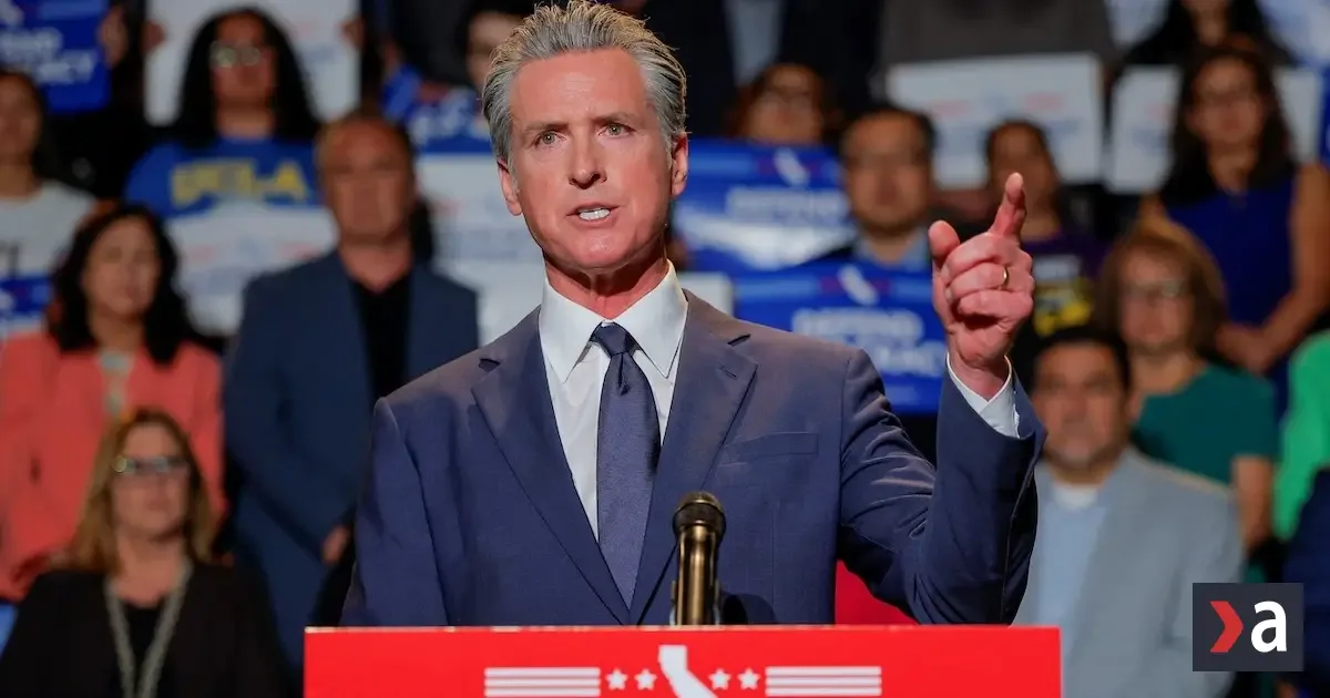Newsom nechce kandidovať proti Harrisovej, pomohlo by to republikánom