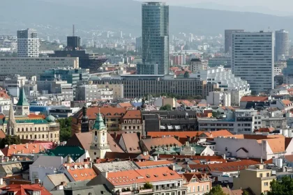 Prezident prednesie správu o stave republiky, opozícia chce odvolať Sakovú a Šutaja Eštoka