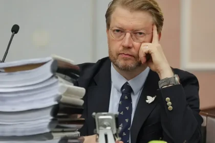 Rusko stupňuje tlak na opozičné Jabloko, ďalší kandidát odsúdený