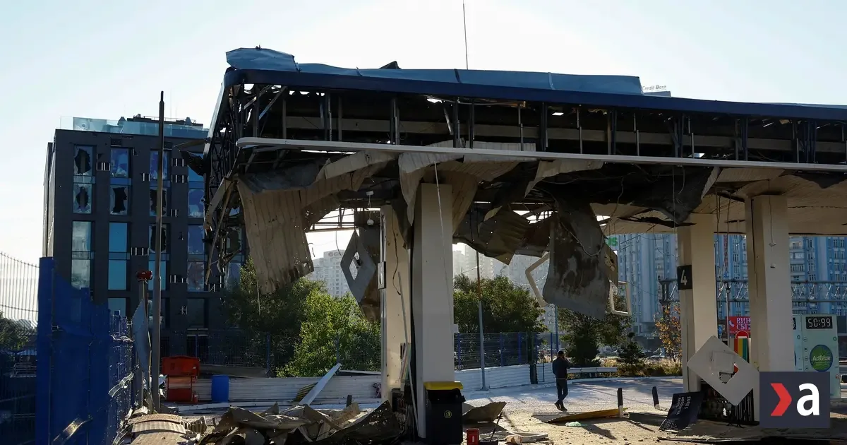 Ruský dron zasiahol čerpaciu stanicu v ukrajinskej metropole Kyjev