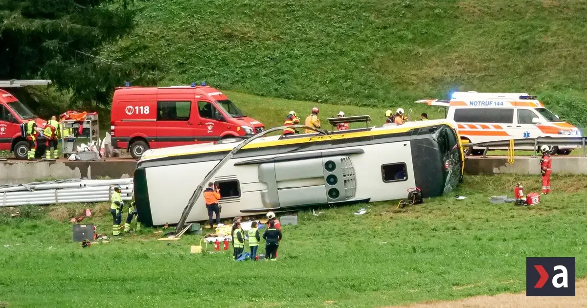 Smrť v prevrátenom autobuse: Odborník prezradil, čo by zmenilo, keby boli pripútaní