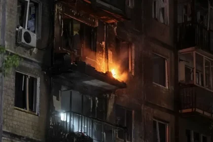 Útoky na Kyjev a Saratov spôsobili požiare a viacero zranených